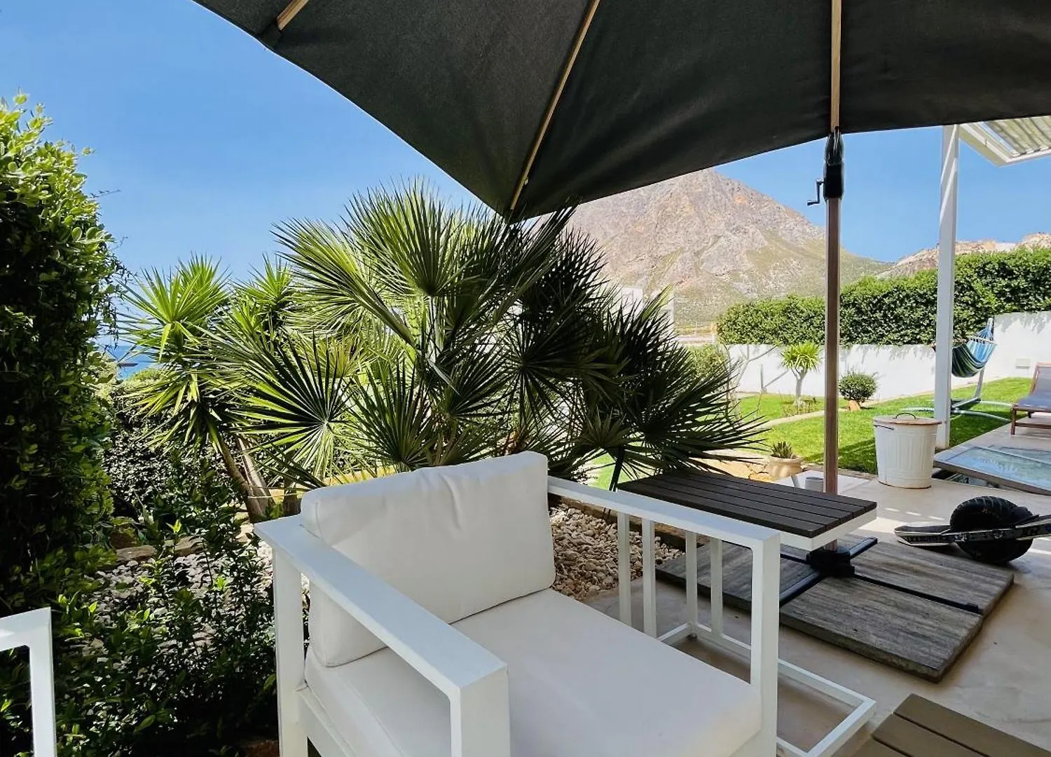 Villa Nina A Mare, Baia Di Cornino, كوستوناتشي