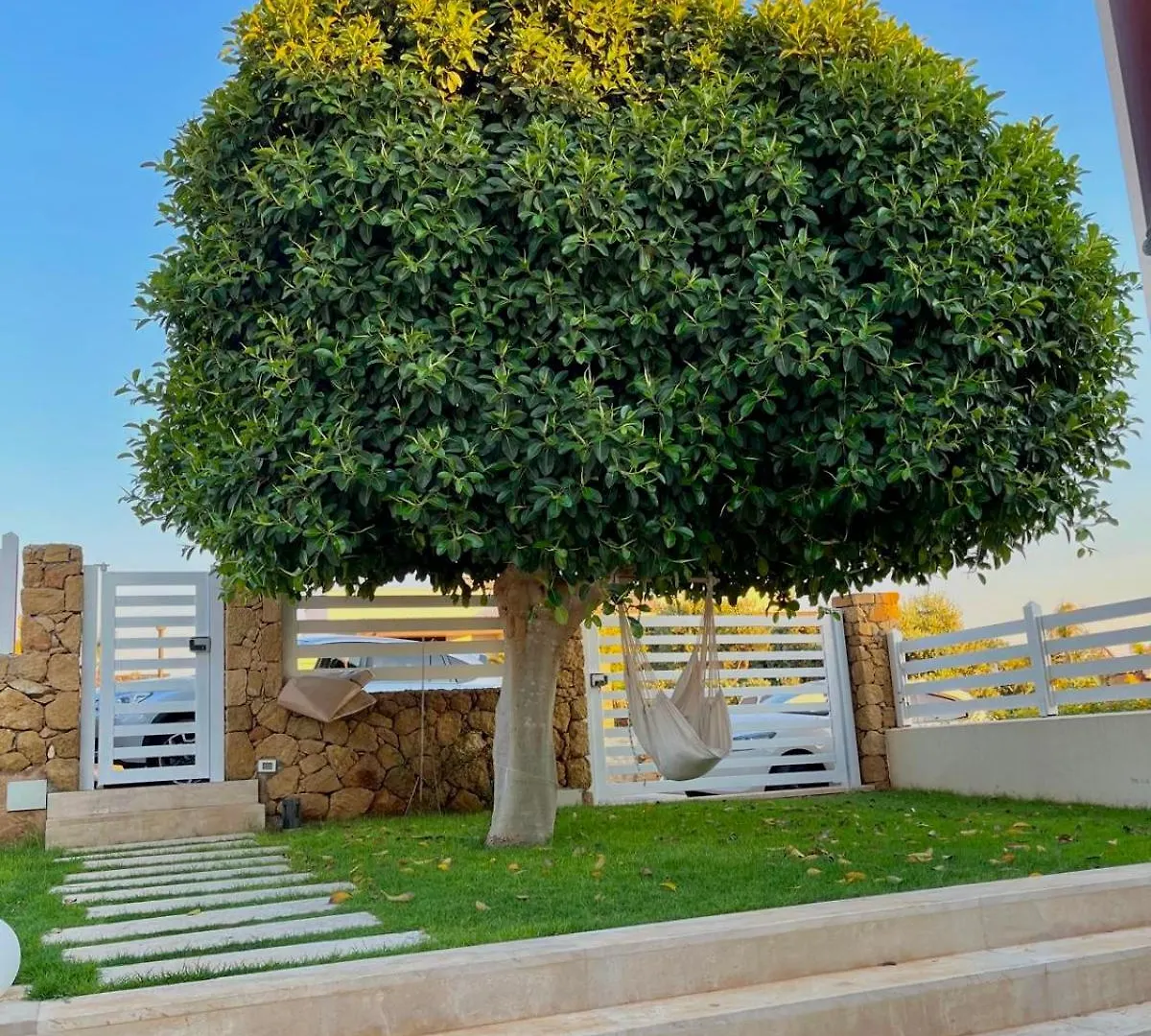 Villa Nina A Mare, Baia Di Cornino, كوستوناتشي
