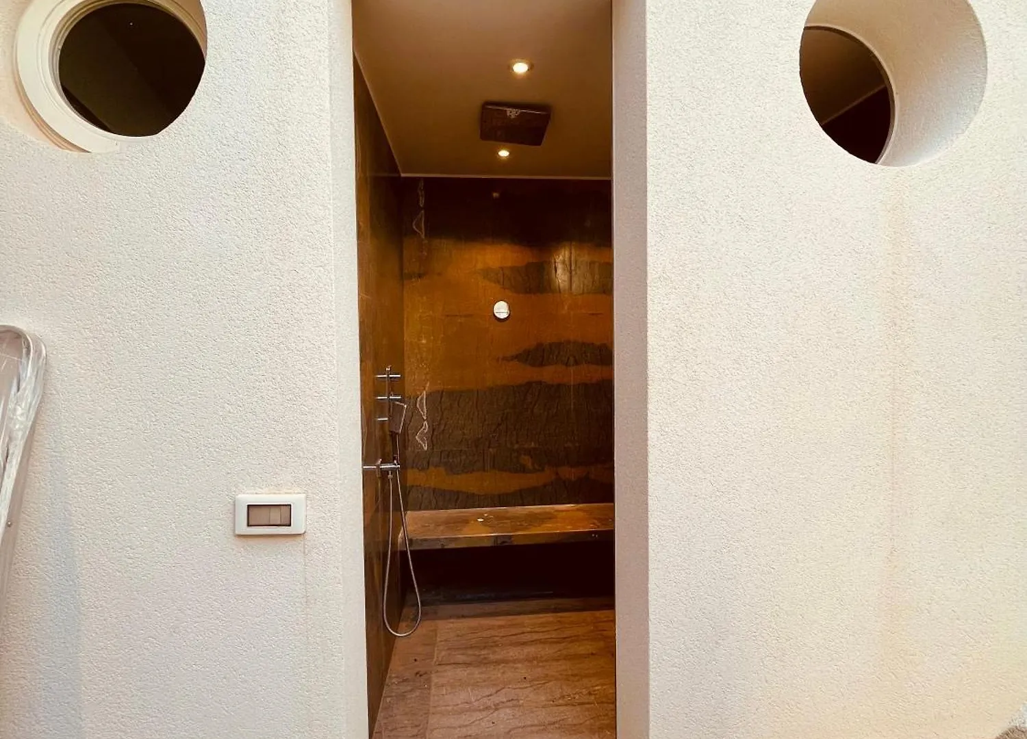 Villa Nina A Mare, Baia Di Cornino, كوستوناتشي
